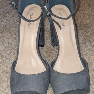 Maurices Open toe, block heel, size 7, gray